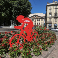 La Città si veste di rosso in attesa della Vuelta