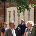 Un momento dell'inaugurazione di Arte in Transito in via Sacchi