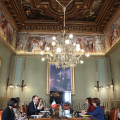 La vicepresidente esecutiva della Commissione Europea Minzatu incontra il Sindaco