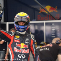 Mark Webber saluta il pubblico