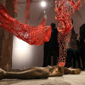 Il viaggio dell’anima: l’arte di Chiharu Shiota approda al MAO
