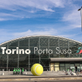 Tornano in città le installazioni ‘Piovono Palline’