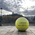 Tornano in città le installazioni ‘Piovono Palline’