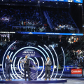 Carlos Alcaraz, premiato in campo come numero 1 del ranking ATP