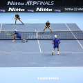 Bolelli e Vavassori in azione contro Heliovaara e Patten durante la semifinale di doppio