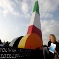 Molinari scultore. Totem della Pace