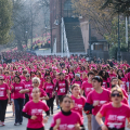 Una marea rosa per la ricerca Just The Woman I Am riempie le strade di Torino