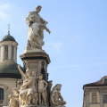 Il monumento dedicato a Camillo Benso, conte di Cavour