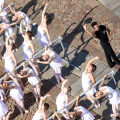 Duemila ballerini in piazza San Carlo per il Ballo in Bianco di Roberto Bolle