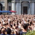 Duemila ballerini in piazza San Carlo per il Ballo in Bianco di Roberto Bolle