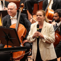 La direttrice artistica Speranza Scappucci introduce il concerto inaugurale