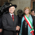 Il Generale Benito Pochesci e Maria Cristina Spinosa, Assessore al Decentramento, Pari opportunità, Economato, Contratti e appalti
