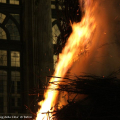 La catasta arde di fronte a Palazzo Madama