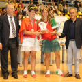 Le campionesse del beach volley femminile, le piemontesi Ilaria Fasano ed Elisa Fragonas premiate dal presidente della Fipav Carlo Magri