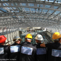 Gli operai che hanno lavorato alla realizzazione della nuova stazione