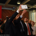 Il Sindaco prova la segnaletica interattiva all\'interno del campus