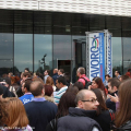 La coda davanti al Palasport Olimpico