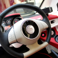 Il volante e la strumentazione del cruscotto