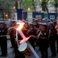 Le prime fiaccole illuminano piazza Arbarello