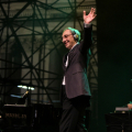 Franco Battiato saluta