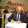 La firma del protocollo d\'intesa. Edoardo Favro, amministratore delegato di Gallerie Commerciali Italia