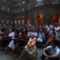 Il numeroso pubblico presente nel Cortile di Palazzo Carignano