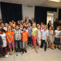 Il Sindaco con i bimbi delle elementari di via Montevideo