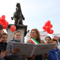 L\'Assessore Maria Cristina Spinosa in piazza per Save The Children