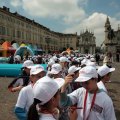 I bambini delle scuole primarie in piazza San Carlo