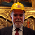 L\'Assesore Fiorenzo Alfieri indossa il casco del
