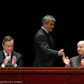 Sergio Chiamparino lascia il palco salutando Gustavo Zagrebelsky