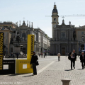 Il totem di Biennale Democrazia in piazza San Carlo