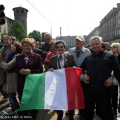 L\'attesa della sfilata dei Granatieri in piazza Castello