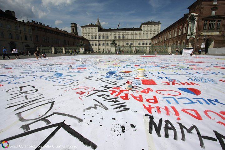 Piazza Castello è una Pagina Bianca