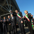 Il sindaco Piero Fassino taglia il nastro