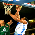 Il primo quarto di finale: Siena - Sassari
