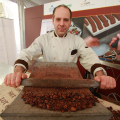 La macinazione dei semi di cacao