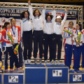 L\'esultanza delle atlete azzurre sul gradino più alto del podio