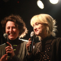 Simona Ressico sul palco con Luciana Littizzetto