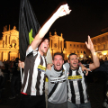 La gioia dei tifosi in piazza