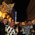 La gioia dei tifosi in piazza