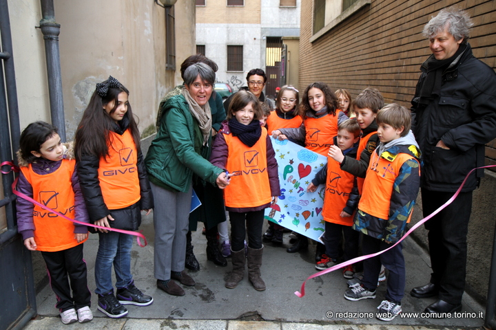 I cortili scolastici si trasformano in spazi pubblici aperti al quartiere