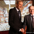 La stretta di mano fra il Sindaco Piero Fassino e il Direttore del Museo Statale Ermitage Michail Piotrovsky