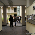 L\'ingresso delle case popolari di via Balbo