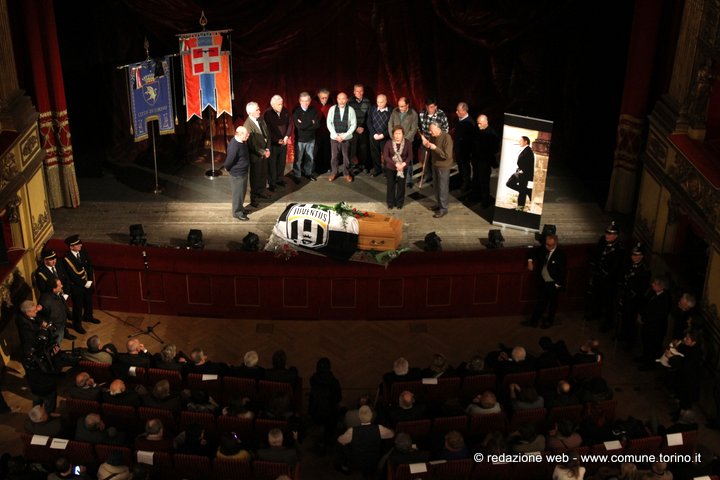 Al Teatro Carignano l'ultimo saluto a Gipo Farassino