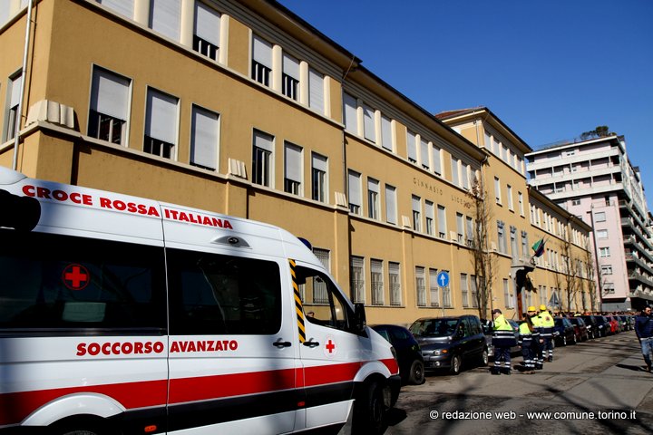 Esercitazione di protezione civile al liceo Cavour