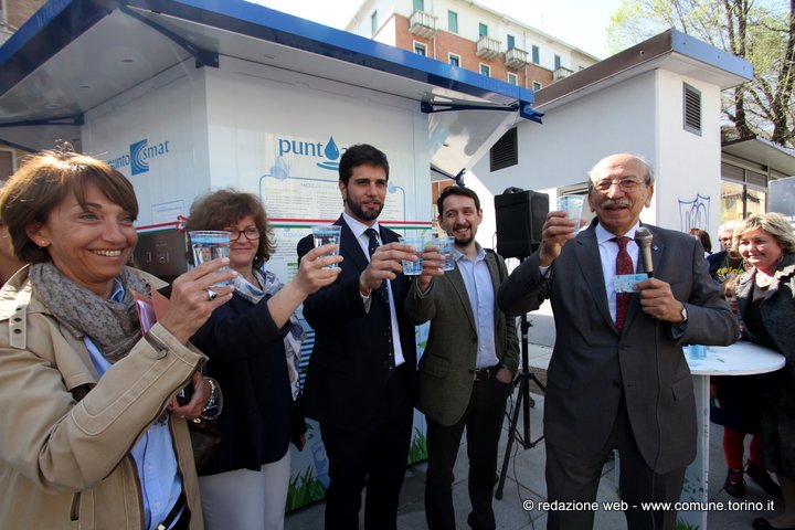 Inaugurato il Punto Acqua Smat in piazza Chironi