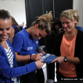 Francesca Dallapè, Maria Marconi e Tania Cagnotto firmano autografi