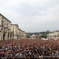 Piazza Vittorio Veneto gremita per la partita della nazionale