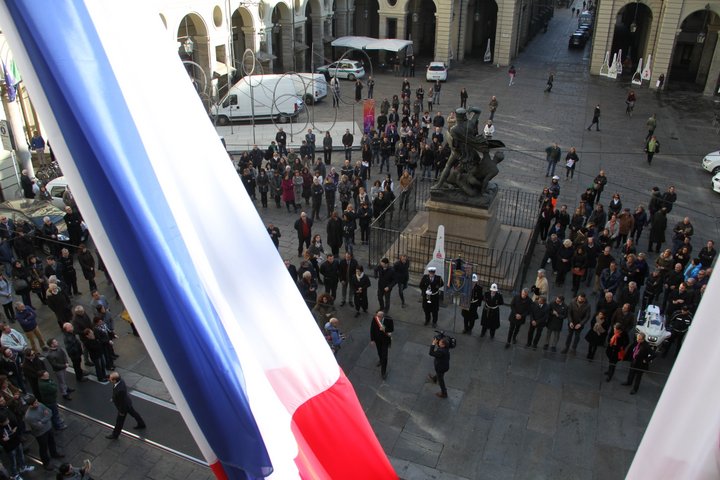 La Città di Torino è a fianco di Parigi e della Francia